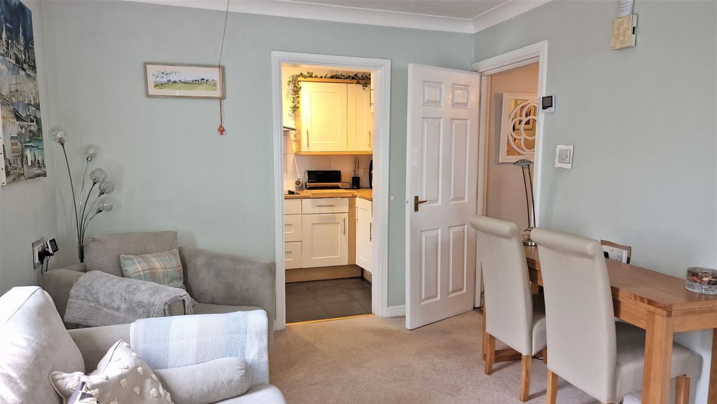 Property photo 3 of 13