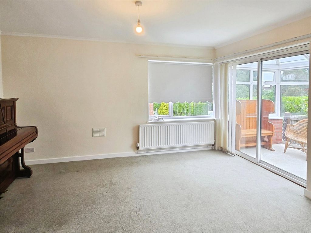 Property photo 3 of 19 Living/Dining Room