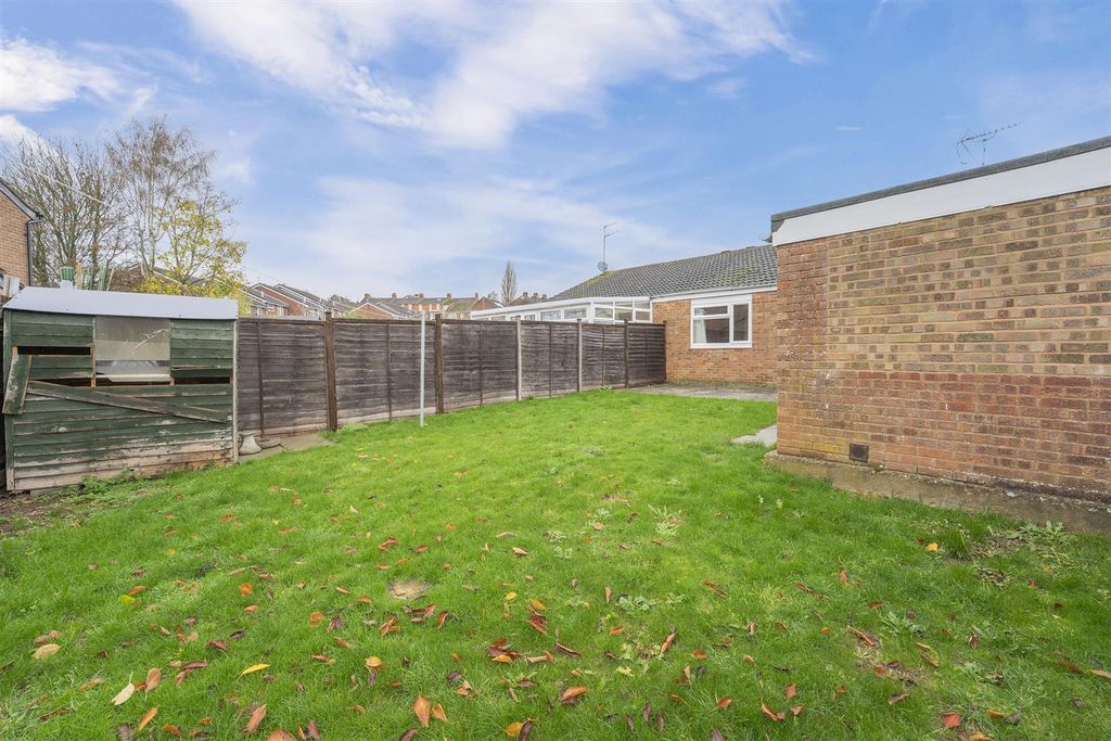 Property photo 2 of 21 Garden