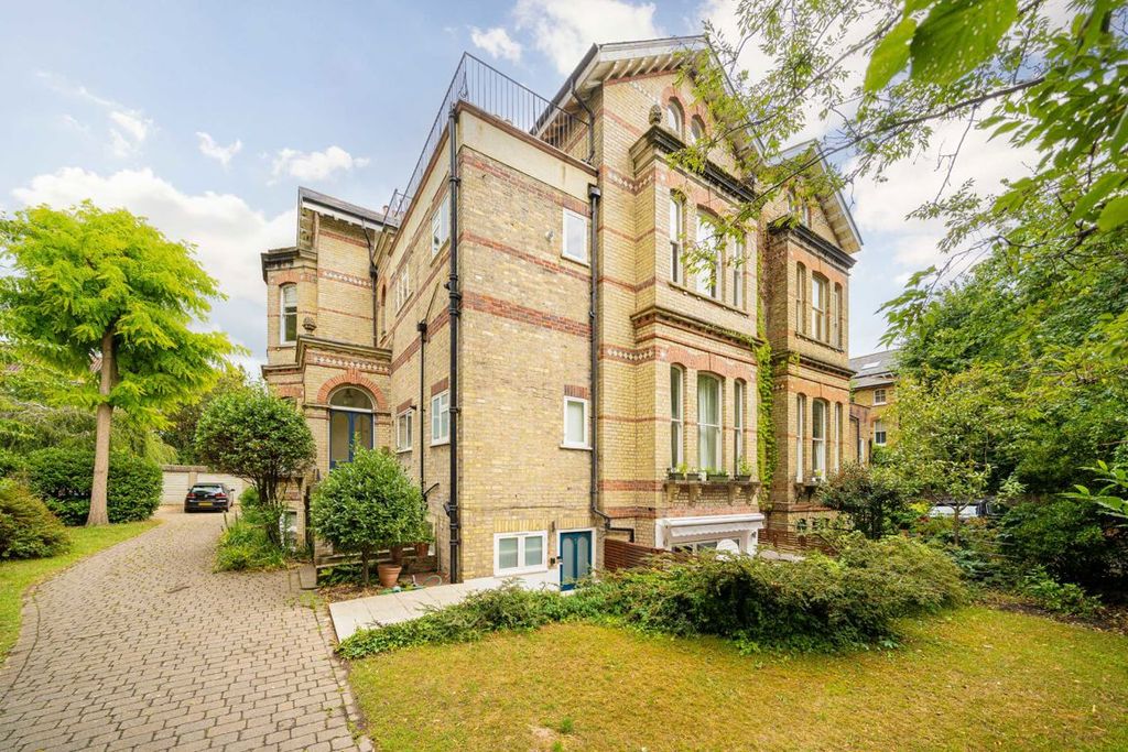 Property photo 1 of 16