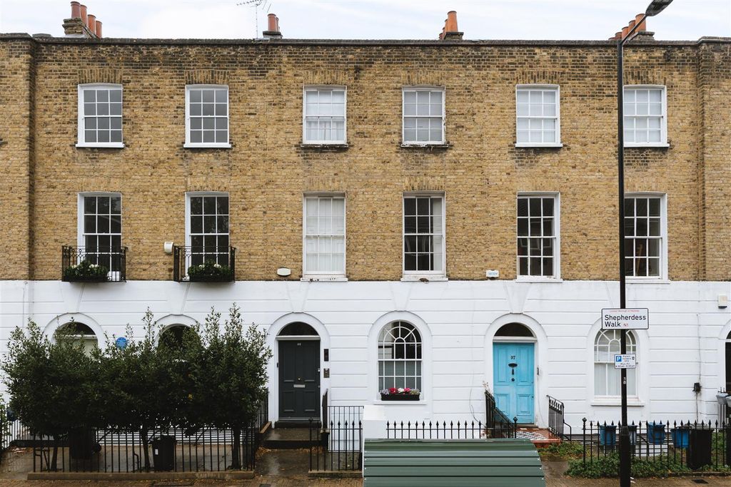 Property photo 1 of 21 Shepherdess_Walk-1.Jpg
