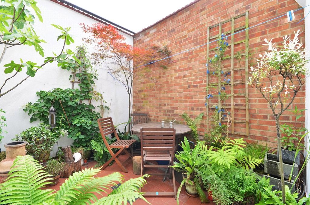 Property photo 2 of 16 Picture No. 13