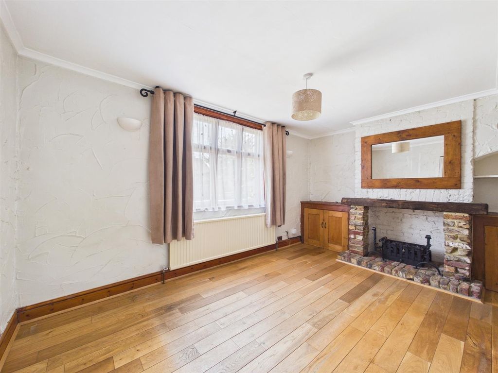 Property photo 2 of 23 Cam01563G0-Pr0297-Still001.Jpg