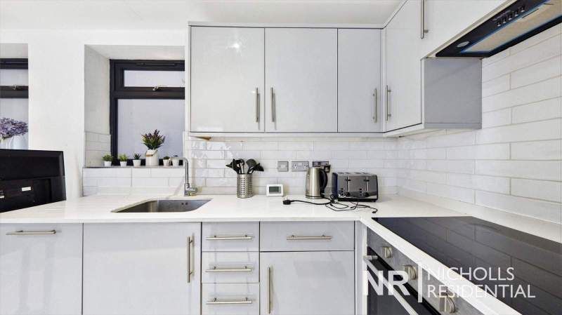 Property photo 2 of 11 Kitchen