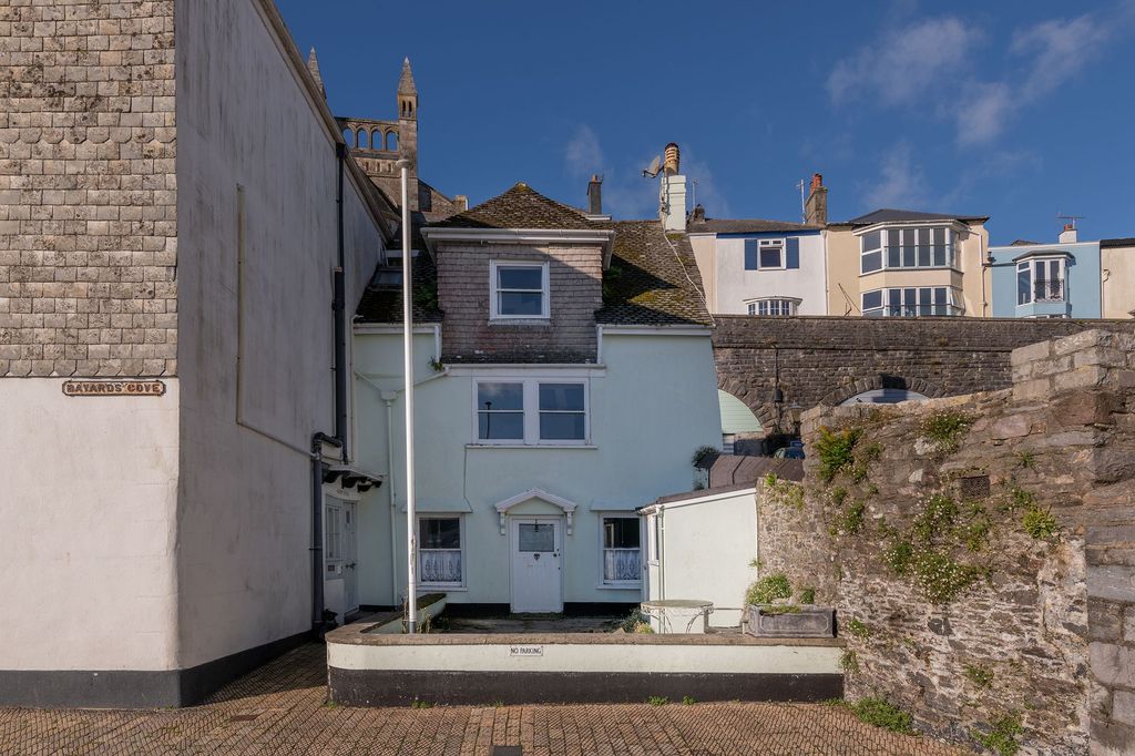 Property photo 3 of 11 1 Bayards_Existing External