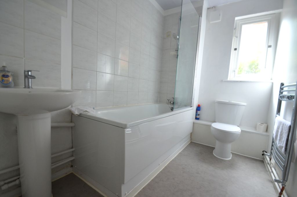 Property photo 3 of 5 Beu Bathroom