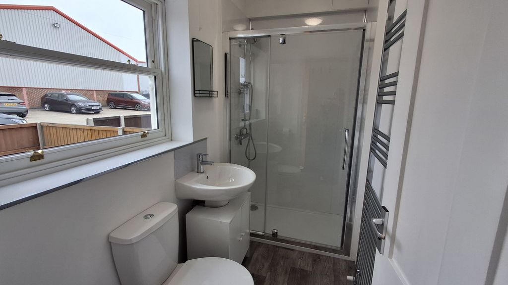 Property photo 2 of 9 Shower Room