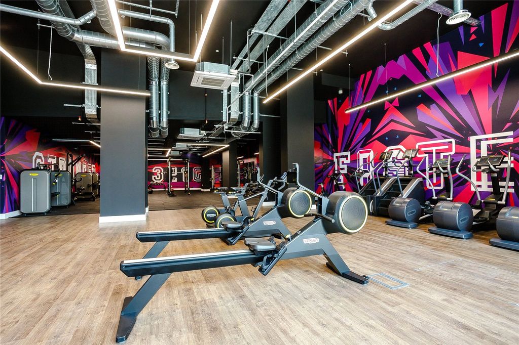 Property photo 3 of 9 Gym