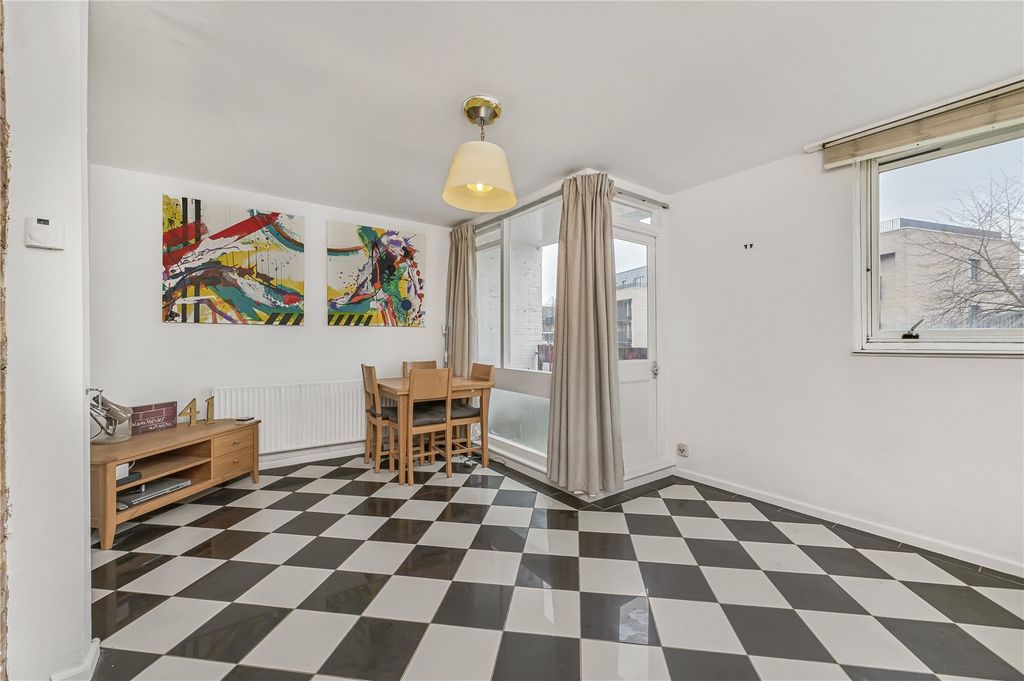 Property photo 2 of 18 Picture No. 27