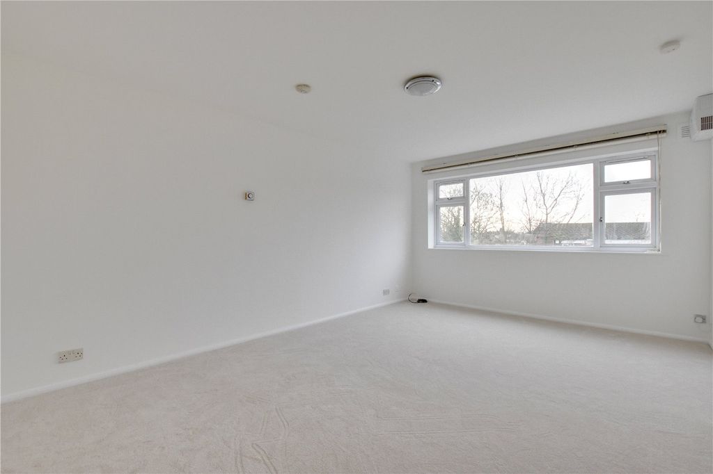 Property photo 3 of 8 Picture No. 25