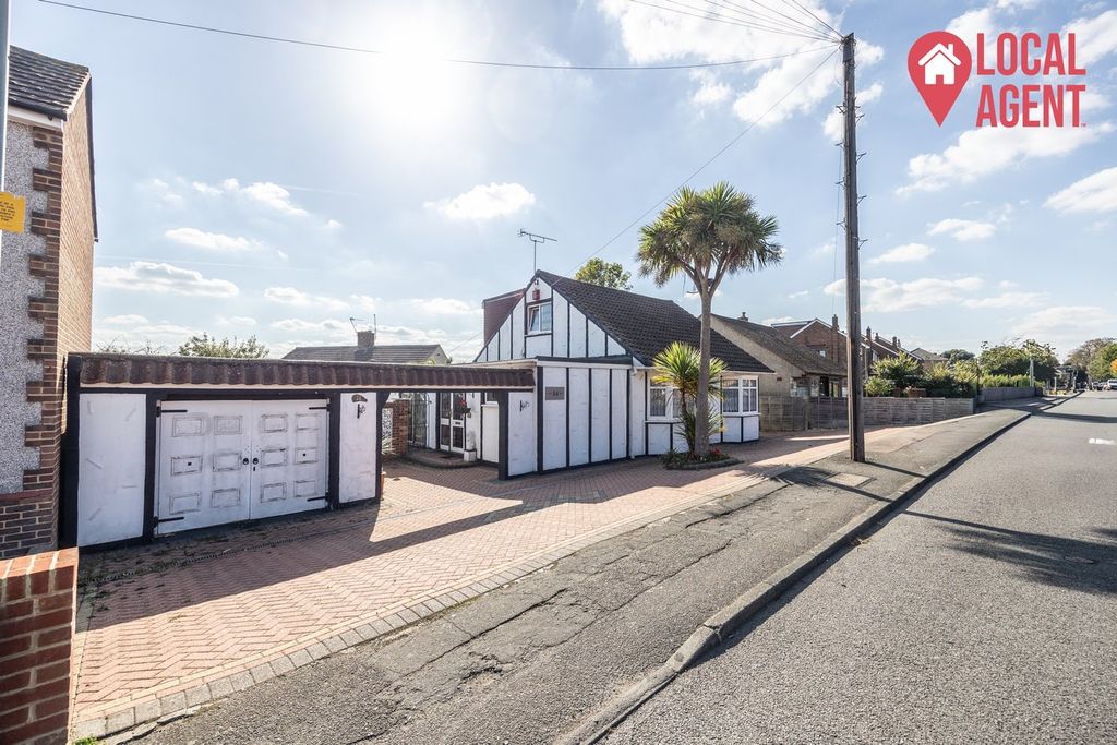 Property photo 2 of 27