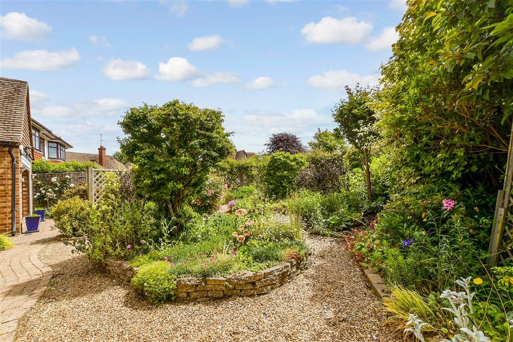 Property photo 1 of 13 Front Garden