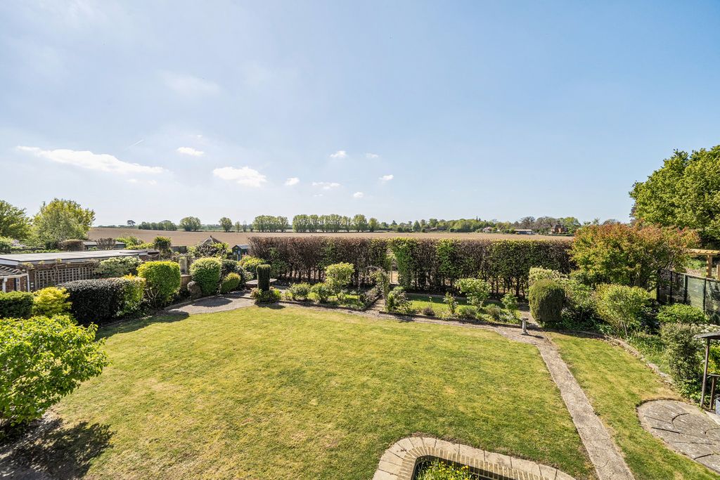 Property photo 2 of 21