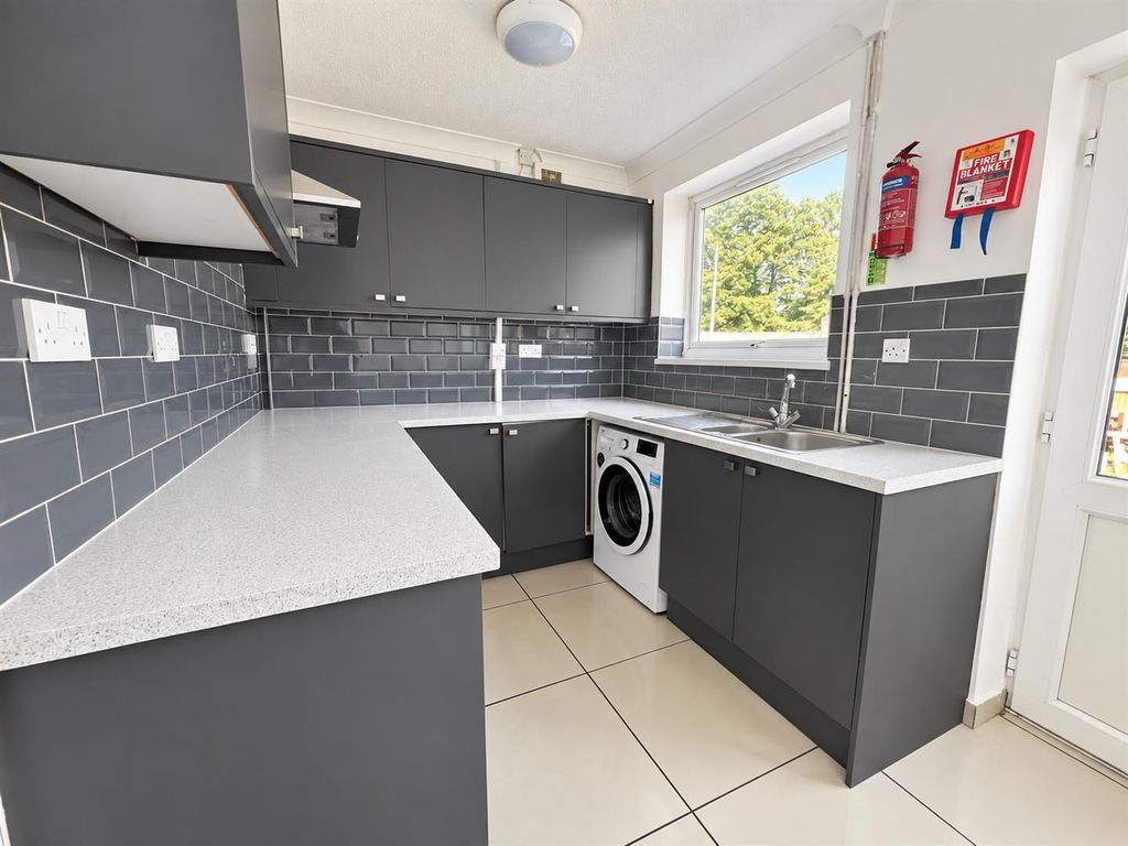 Property photo 2 of 7 311Be8C8-4C46-471C-Bb5F-F49670CD675F.Png