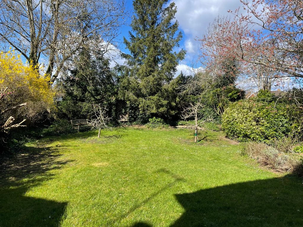 Property photo 2 of 24 Picture No. 17