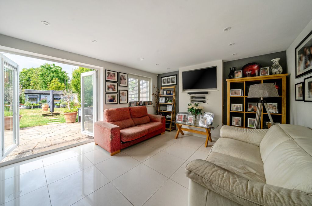 Property photo 2 of 27 1328938-13-6880De...