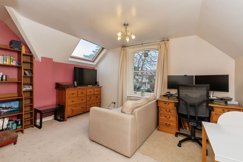 Property photo 3 of 19