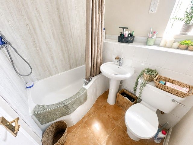 Property photo 2 of 6