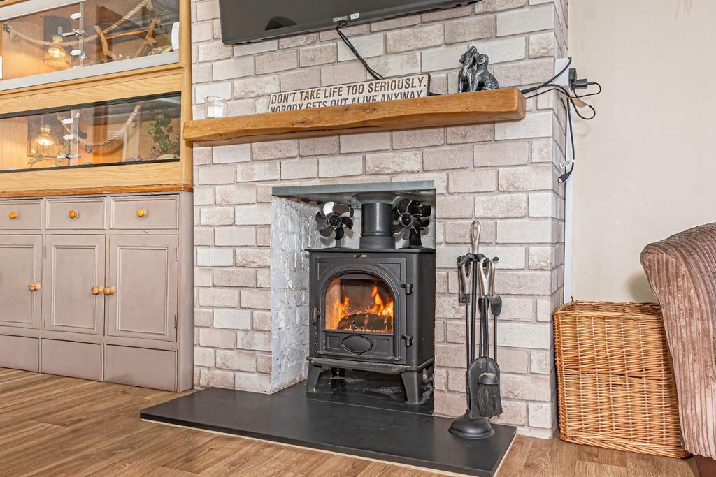 Property photo 3 of 16