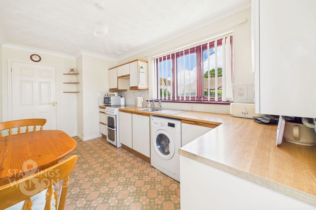 Property photo 3 of 17