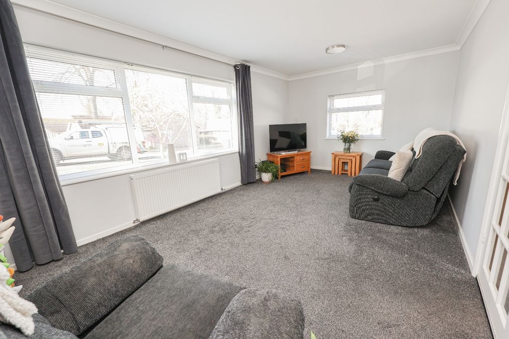 Property photo 3 of 16 4258533
