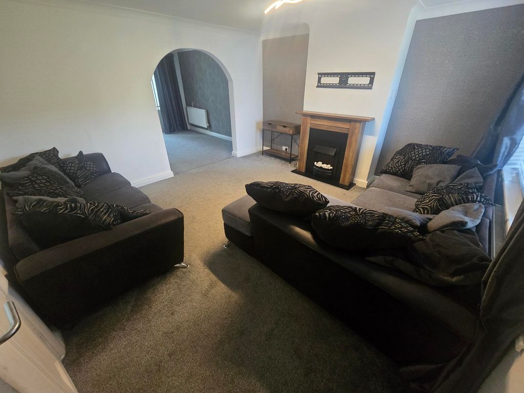 Property photo 2 of 17 Living Room