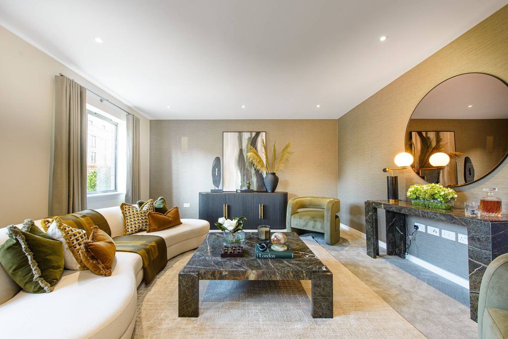 Property photo 3 of 18