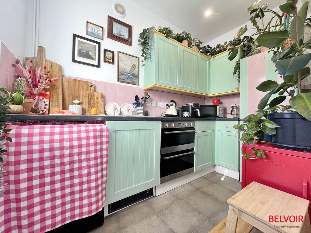 Property photo 2 of 36