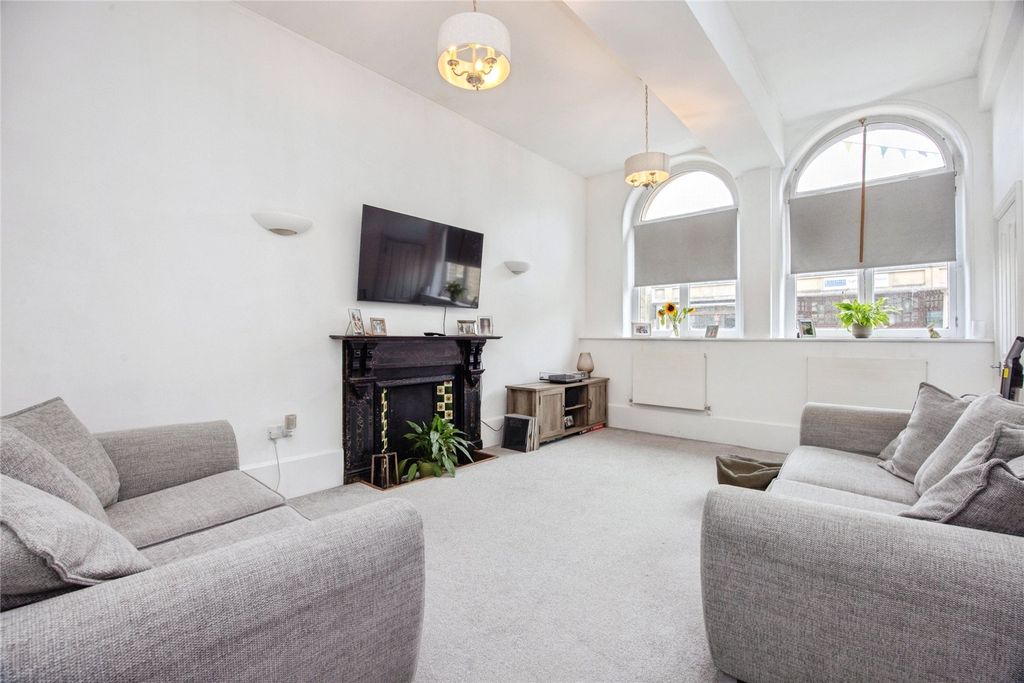 Property photo 2 of 16 Picture No. 04