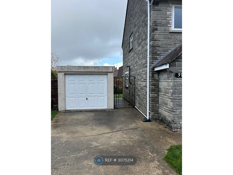 Property photo 2 of 28