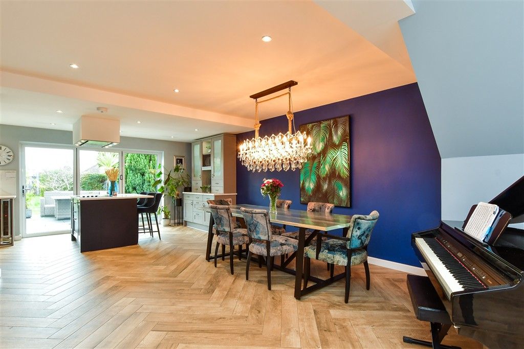 Property photo 3 of 23 Lounge/ Dining Area