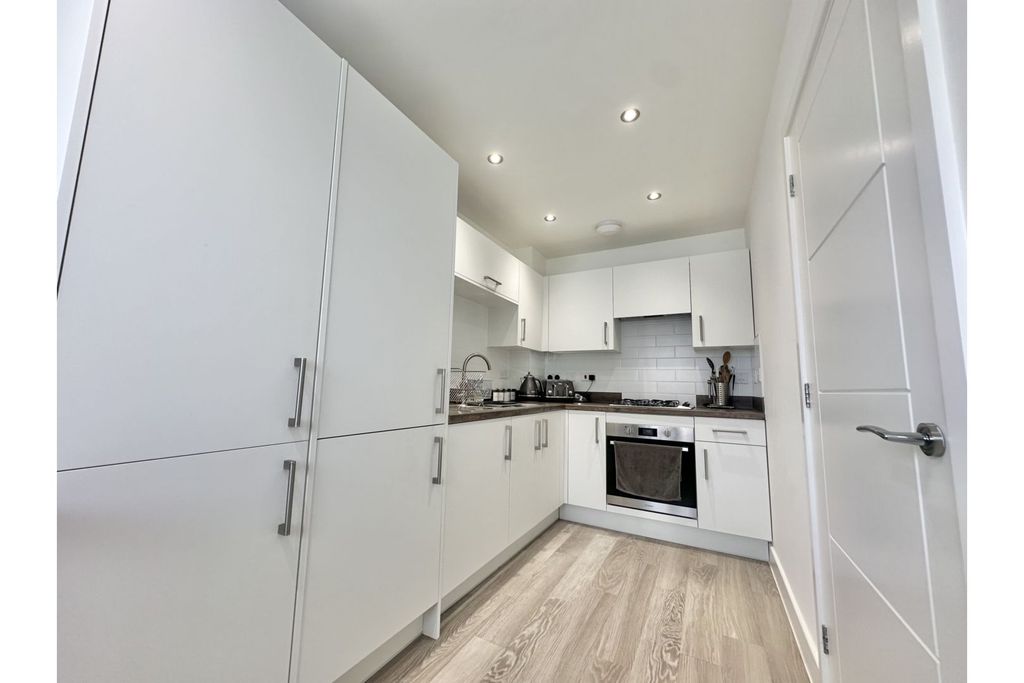 Property photo 3 of 15 Kitchen