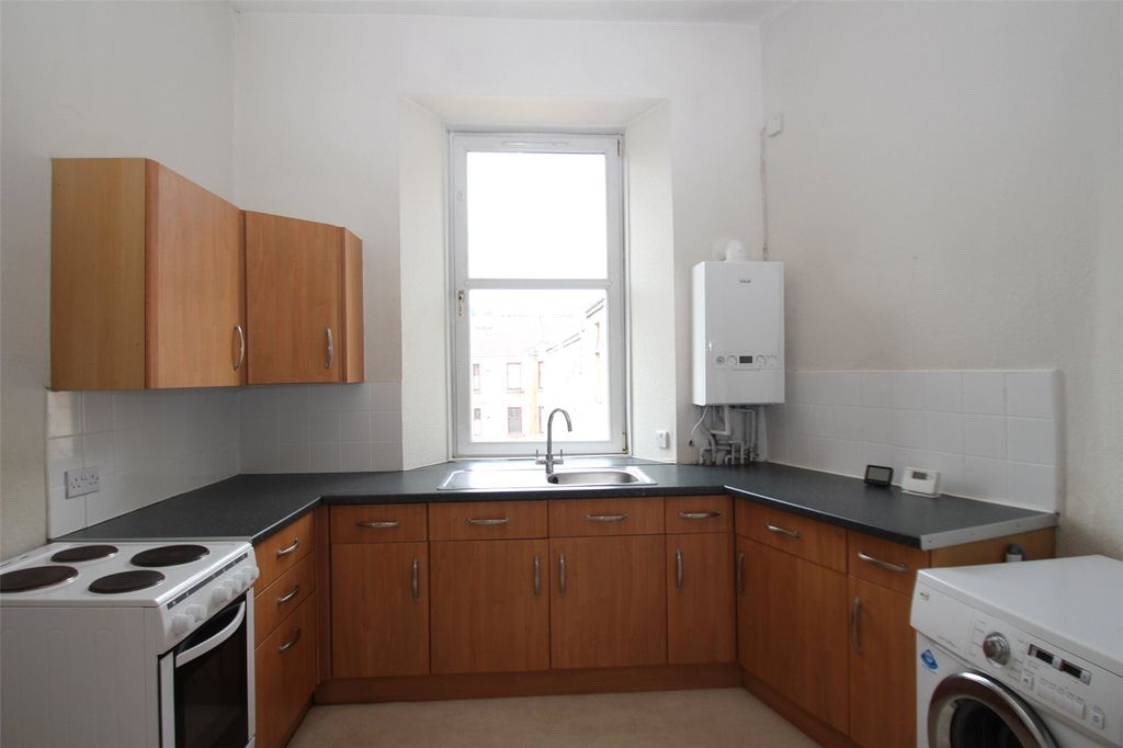 Property photo 2 of 14 Kitchen