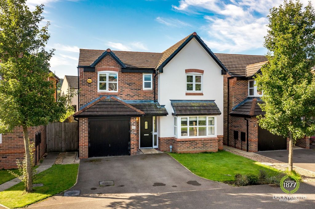 Property photo 1 of 33