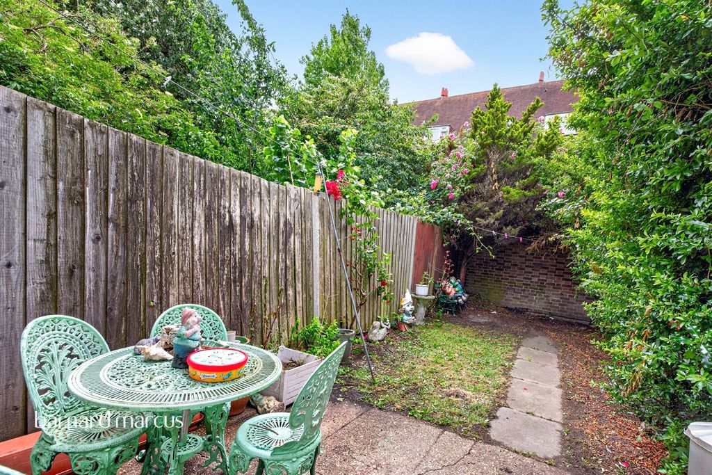 Property photo 3 of 12