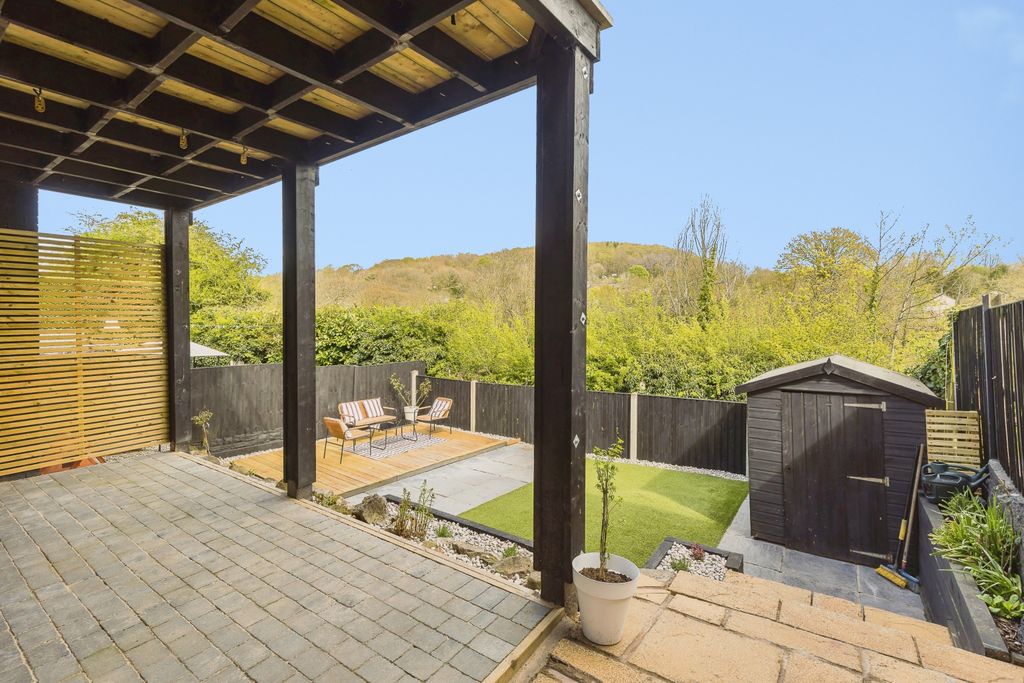 Property photo 2 of 15 Garden