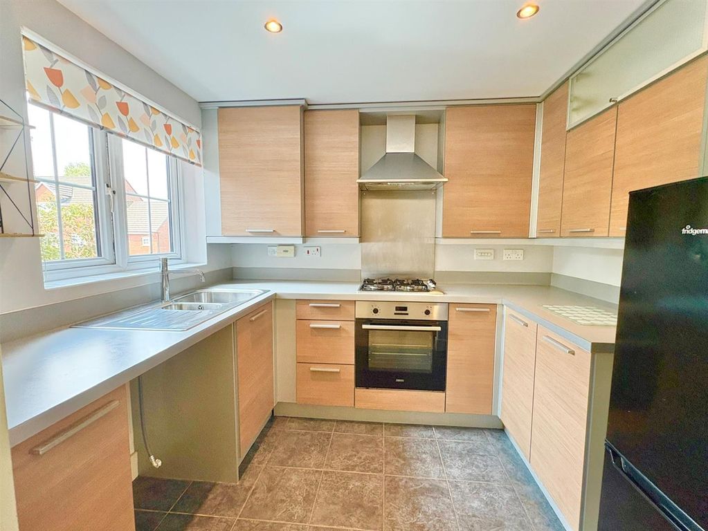 Property photo 3 of 7 Kitchen.Jpg