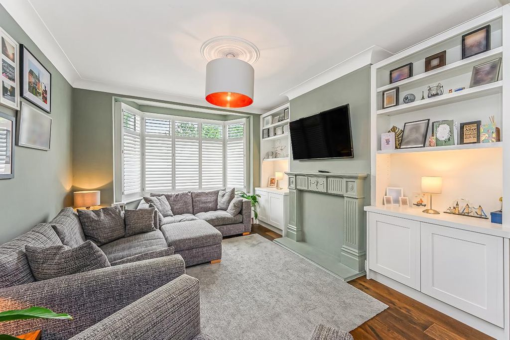 Property photo 3 of 22 162 Hall Lane-14.Jpg