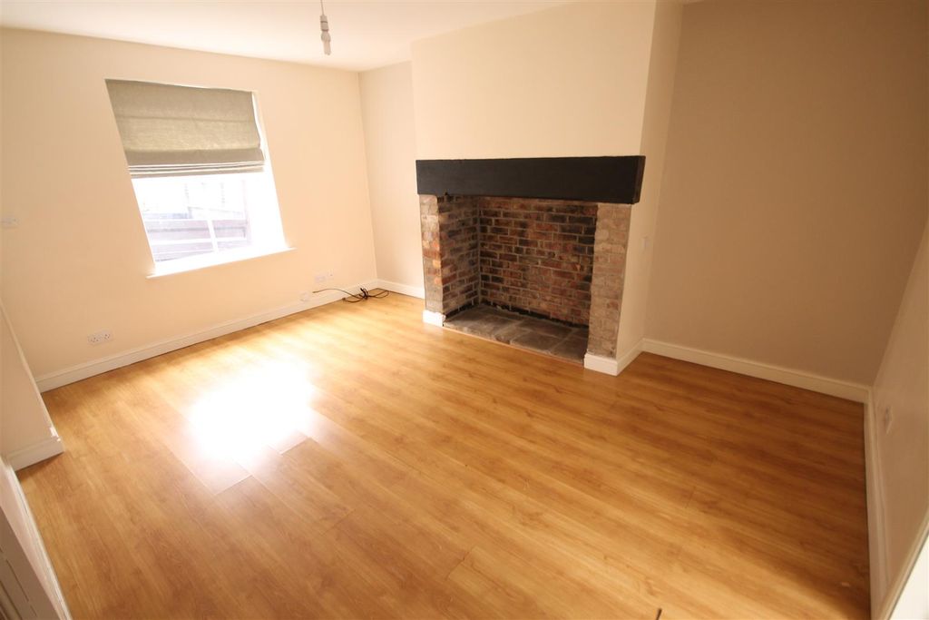 Property photo 2 of 6 Living Room