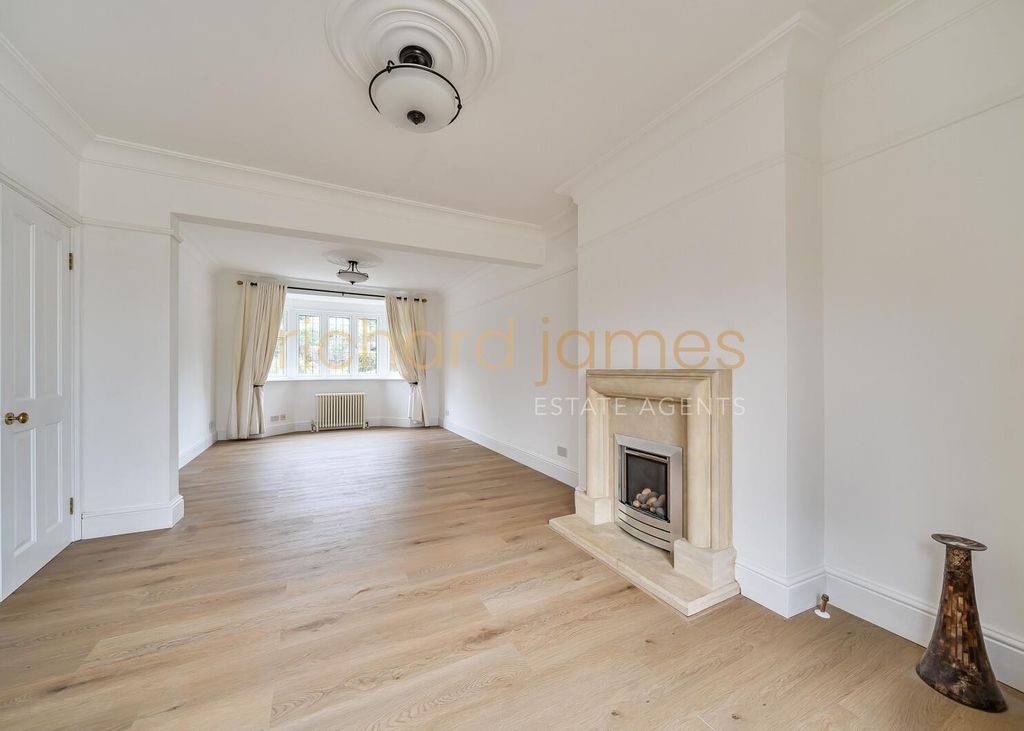 Property photo 2 of 15 F5Eb9122-9Eeb-4186-9173-3892991Eb41B.Jpg