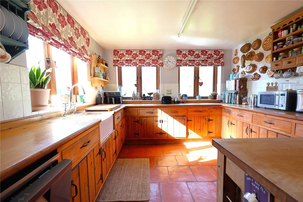 Property photo 2 of 35 Picture No. 16