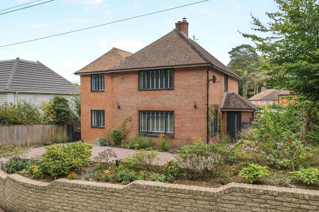 Property photo 1 of 31