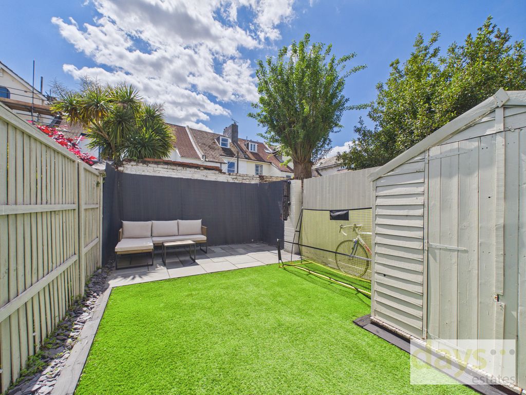 Property photo 2 of 26