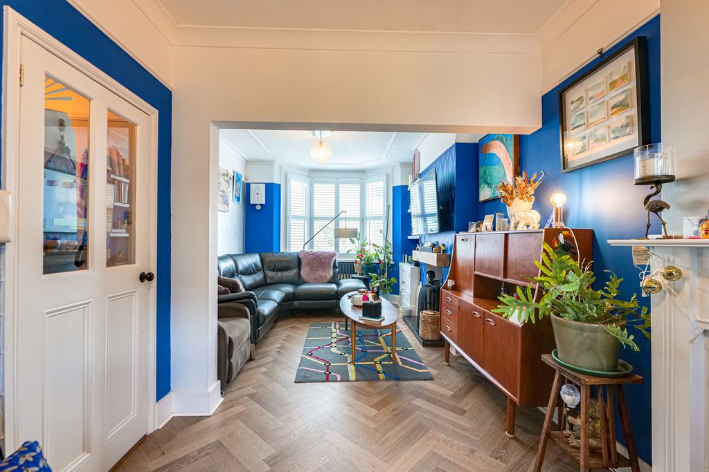 Property photo 3 of 30