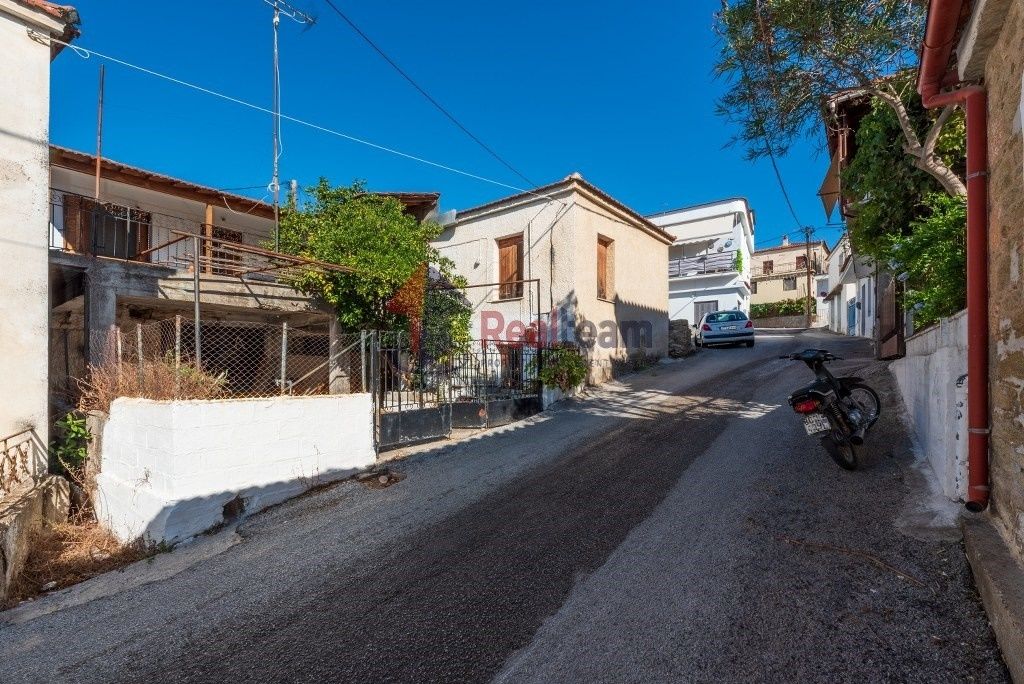 Property photo 1 of 24