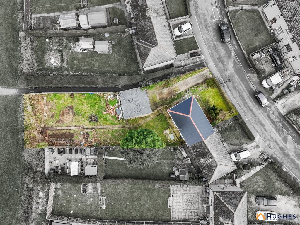 Property photo 2 of 27