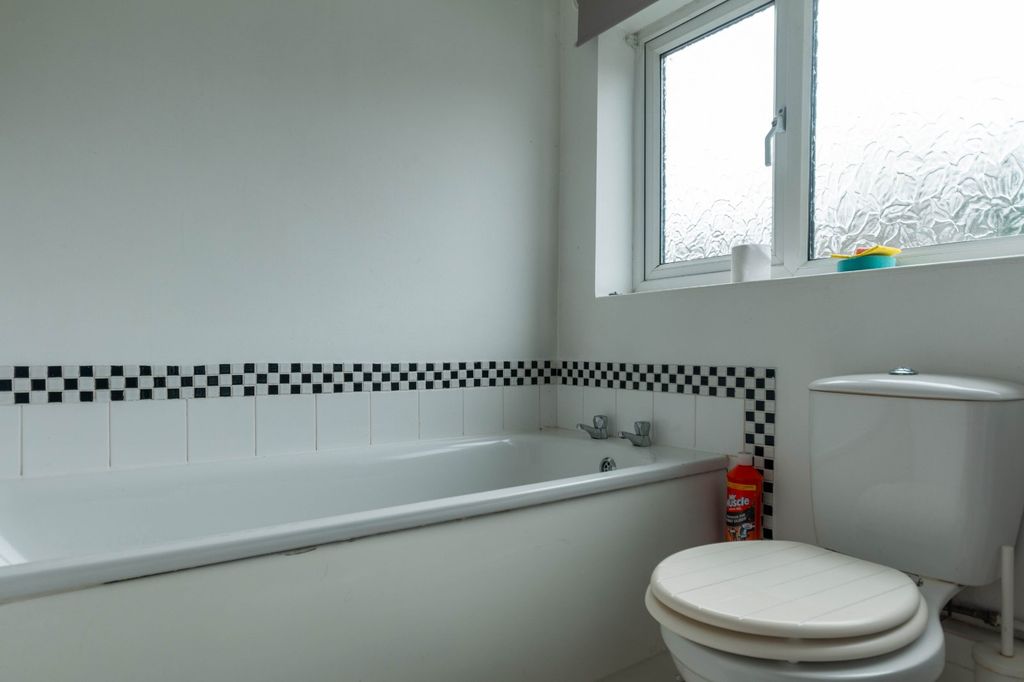 Property photo 2 of 13 Picture No. 17