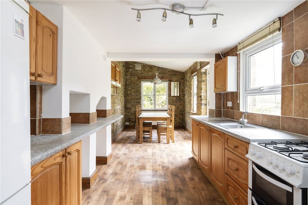 Property photo 1 of 12 Kitchen/Dining Room