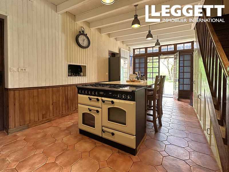 Property photo 2 of 10