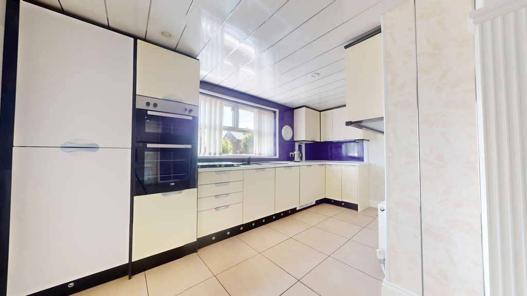 Property photo 2 of 23 3804775